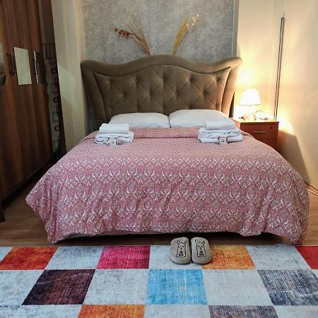 Private Room Close To Merter And Gungoren Textile Center 이스탄불 외부 사진