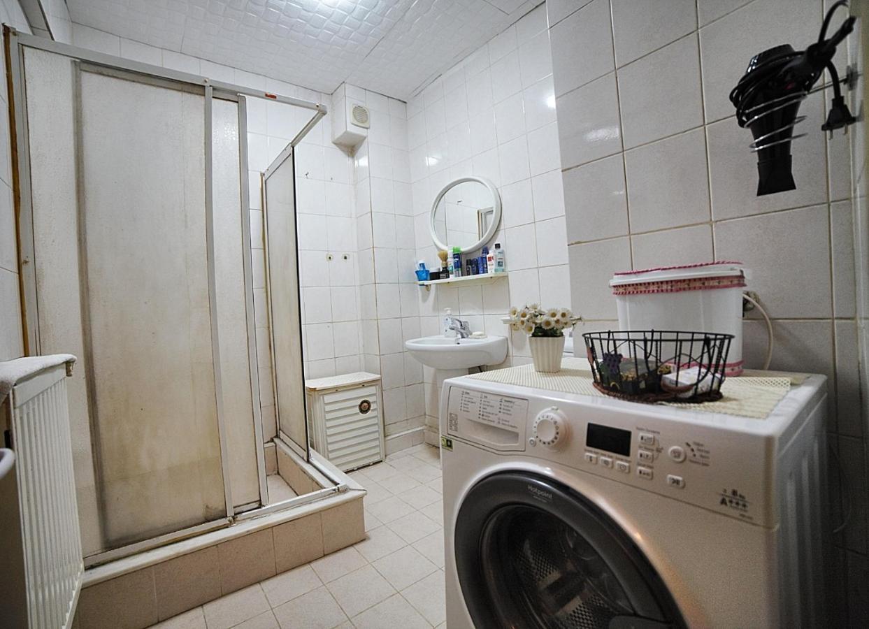 Private Room Close To Merter And Gungoren Textile Center 이스탄불 외부 사진