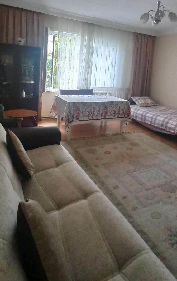 Private Room Close To Merter And Gungoren Textile Center 이스탄불 외부 사진